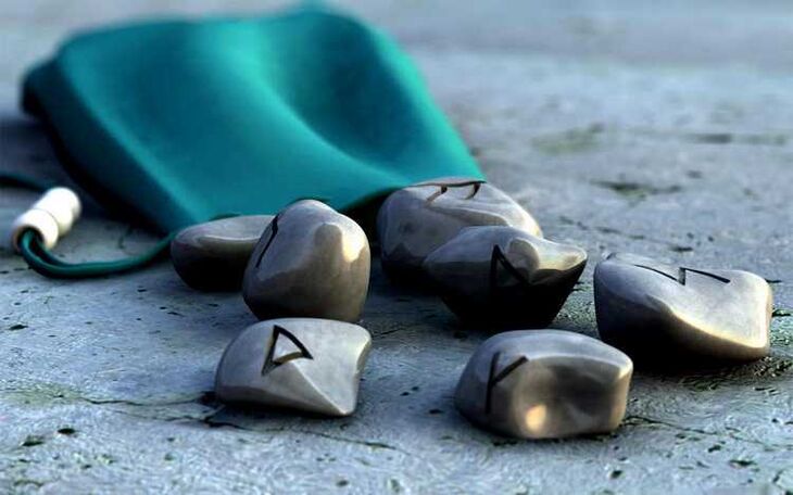 Pouch mat Runen als Amulett fir Gléck